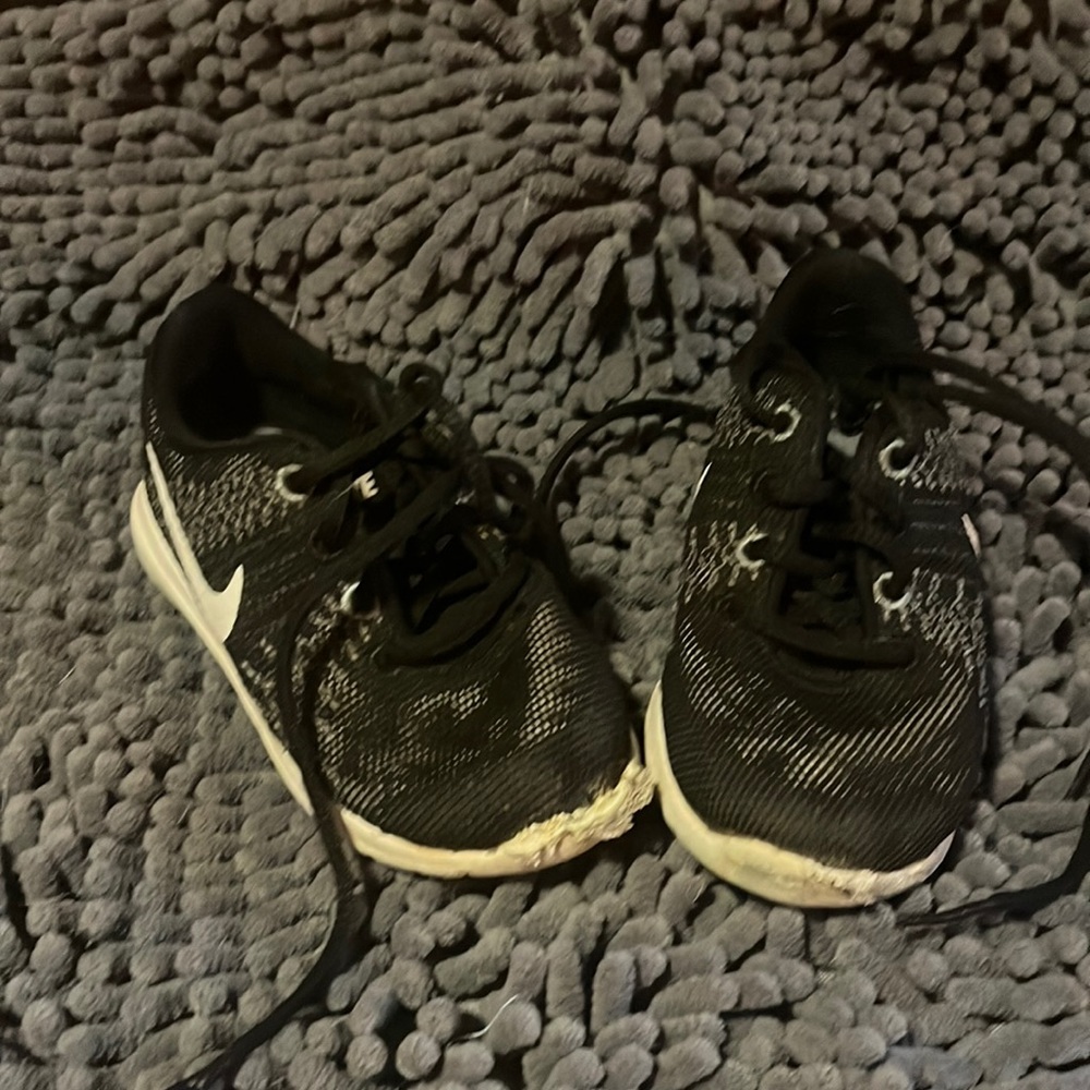 Nike tennis shoes